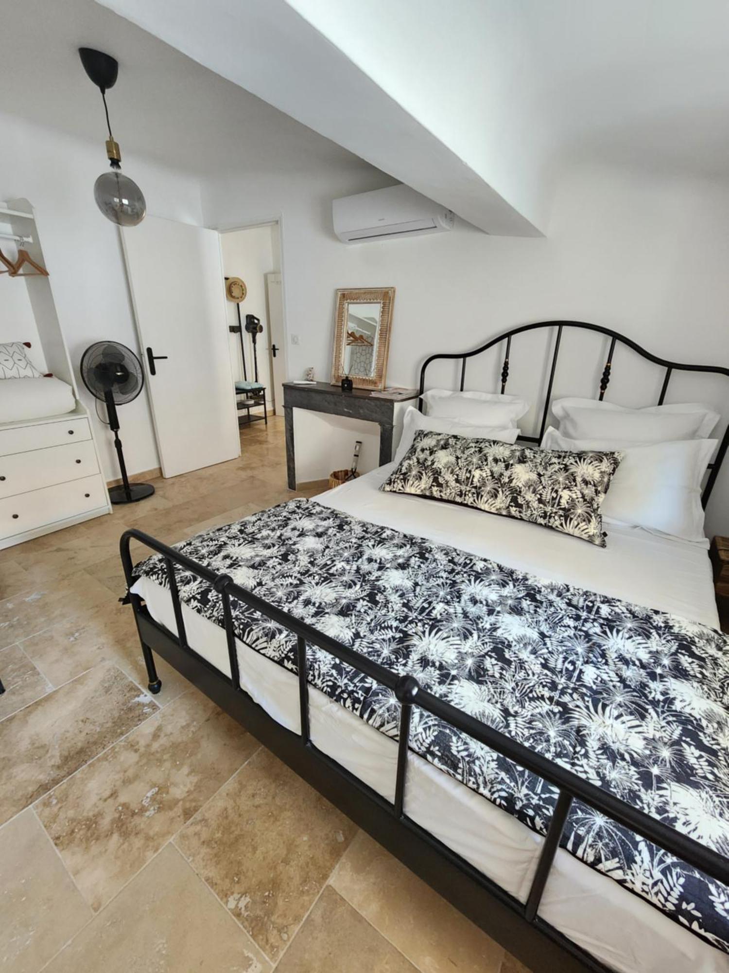 Le Beffroi De Gaston Climatise Apartment Екс ан Прованс Екстериор снимка